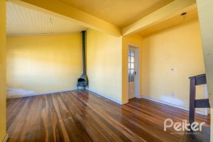 Casa à venda com 142m², 3 dormitórios, 1 suíte, 2 vagas, no bairro Ipanema em Porto Alegre