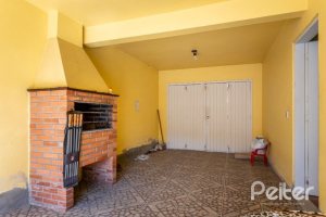 Casa à venda com 142m², 3 dormitórios, 1 suíte, 2 vagas, no bairro Ipanema em Porto Alegre