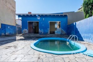 Casa à venda com 142m², 3 dormitórios, 1 suíte, 2 vagas, no bairro Ipanema em Porto Alegre