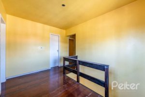 Casa à venda com 142m², 3 dormitórios, 1 suíte, 2 vagas, no bairro Ipanema em Porto Alegre