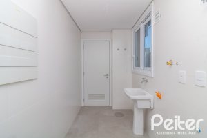 Apartamento à venda com 177m², 3 dormitórios, 3 suítes, 3 vagas, no bairro Menino Deus em Porto Alegre