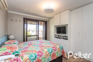 Casa em Condomínio à venda com 143m², 4 dormitórios, 1 suíte, 2 vagas, no bairro Tristeza em Porto Alegre