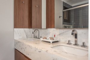 Casa em Condomínio à venda com 143m², 4 dormitórios, 1 suíte, 2 vagas, no bairro Tristeza em Porto Alegre