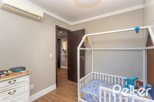 Casa em Condomínio à venda com 143m², 4 dormitórios, 1 suíte, 2 vagas, no bairro Tristeza em Porto Alegre