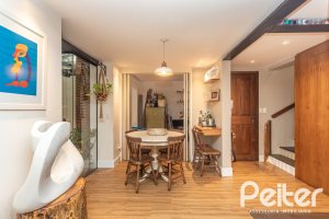 Casa em Condomínio à venda com 143m², 4 dormitórios, 1 suíte, 2 vagas, no bairro Tristeza em Porto Alegre