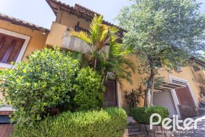 Casa em Condomínio à venda com 143m², 4 dormitórios, 1 suíte, 2 vagas, no bairro Tristeza em Porto Alegre