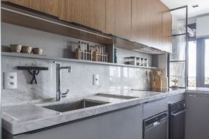 Apartamento à venda com 100m², 3 dormitórios, 1 suíte, 2 vagas, no bairro Cristal em Porto Alegre