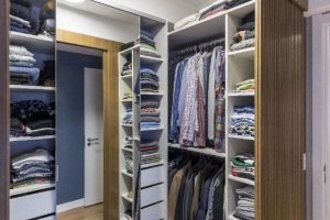 Apartamento à venda com 100m², 3 dormitórios, 1 suíte, 2 vagas, no bairro Cristal em Porto Alegre