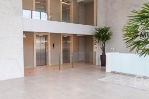 Apartamento à venda com 100m², 3 dormitórios, 1 suíte, 2 vagas, no bairro Cristal em Porto Alegre