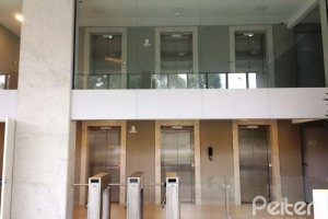 Apartamento à venda com 100m², 3 dormitórios, 1 suíte, 2 vagas, no bairro Cristal em Porto Alegre