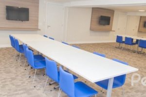 Apartamento à venda com 100m², 3 dormitórios, 1 suíte, 2 vagas, no bairro Cristal em Porto Alegre