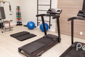 Apartamento à venda com 100m², 3 dormitórios, 1 suíte, 2 vagas, no bairro Cristal em Porto Alegre