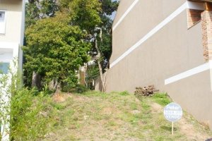 Terreno à venda, no bairro Vila Nova em Porto Alegre