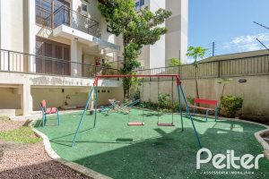 Casa em Condomínio à venda com 179m², 3 dormitórios, 1 suíte, 2 vagas, no bairro Tristeza em Porto Alegre