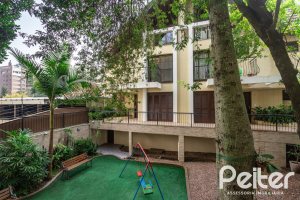 Casa em Condomínio à venda com 179m², 3 dormitórios, 1 suíte, 2 vagas, no bairro Tristeza em Porto Alegre