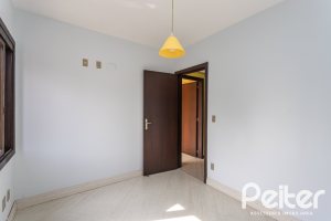 Casa em Condomínio à venda com 179m², 3 dormitórios, 1 suíte, 2 vagas, no bairro Tristeza em Porto Alegre