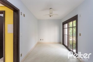 Casa em Condomínio à venda com 179m², 3 dormitórios, 1 suíte, 2 vagas, no bairro Tristeza em Porto Alegre