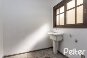 Casa em Condomínio à venda com 179m², 3 dormitórios, 1 suíte, 2 vagas, no bairro Tristeza em Porto Alegre