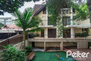 Casa em Condomínio à venda com 179m², 3 dormitórios, 1 suíte, 2 vagas, no bairro Tristeza em Porto Alegre