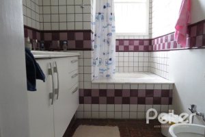 Casa em Condomínio à venda com 198m², 3 dormitórios, 1 suíte, 2 vagas, no bairro Tristeza em Porto Alegre