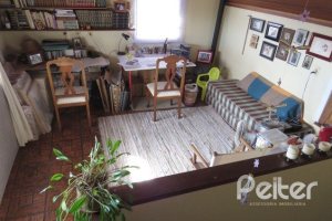 Casa em Condomínio à venda com 198m², 3 dormitórios, 1 suíte, 2 vagas, no bairro Tristeza em Porto Alegre