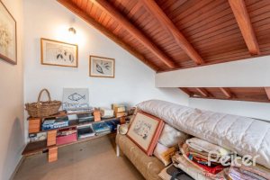 Casa à venda com 240m², 3 dormitórios, 2 suítes, 4 vagas, no bairro Guarujá em Porto Alegre