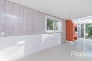 Casa em Condomínio à venda com 343m², 3 dormitórios, 3 suítes, 3 vagas, no bairro Tristeza em Porto Alegre