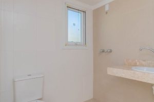 Casa em Condomínio à venda com 343m², 3 dormitórios, 3 suítes, 3 vagas, no bairro Tristeza em Porto Alegre