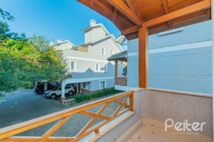 Casa em Condomínio à venda com 343m², 3 dormitórios, 3 suítes, 3 vagas, no bairro Tristeza em Porto Alegre