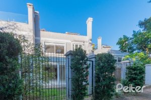 Casa em Condomínio à venda com 343m², 3 dormitórios, 3 suítes, 3 vagas, no bairro Tristeza em Porto Alegre