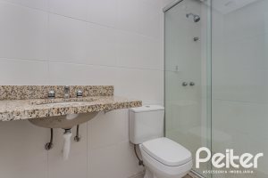 Apartamento à venda com 74m², 2 dormitórios, 1 suíte, 2 vagas, no bairro Tristeza em Porto Alegre