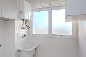 Apartamento à venda com 74m², 2 dormitórios, 1 suíte, 2 vagas, no bairro Tristeza em Porto Alegre