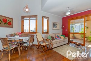 Cobertura à venda com 233m², 3 dormitórios, 1 suíte, 2 vagas, no bairro Tristeza em PORTO ALEGRE