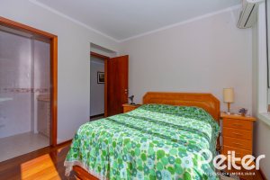 Cobertura à venda com 233m², 3 dormitórios, 1 suíte, 2 vagas, no bairro Tristeza em PORTO ALEGRE