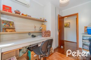 Cobertura à venda com 233m², 3 dormitórios, 1 suíte, 2 vagas, no bairro Tristeza em PORTO ALEGRE