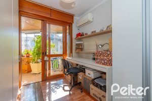 Cobertura à venda com 233m², 3 dormitórios, 1 suíte, 2 vagas, no bairro Tristeza em PORTO ALEGRE