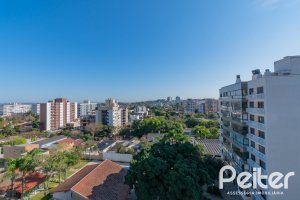 Cobertura à venda com 233m², 3 dormitórios, 1 suíte, 2 vagas, no bairro Tristeza em PORTO ALEGRE