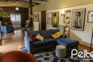 Casa à venda com 799m², 5 dormitórios, 1 suíte, 4 vagas, no bairro Ipanema em Porto Alegre