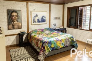 Casa à venda com 799m², 5 dormitórios, 1 suíte, 4 vagas, no bairro Ipanema em Porto Alegre