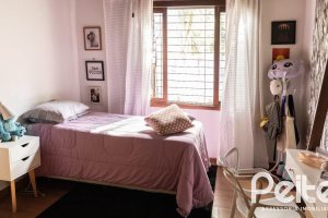 Casa à venda com 799m², 5 dormitórios, 1 suíte, 4 vagas, no bairro Ipanema em Porto Alegre