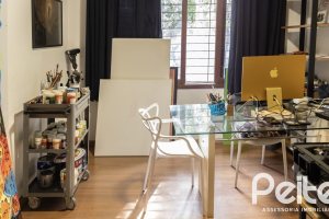 Casa à venda com 799m², 5 dormitórios, 1 suíte, 4 vagas, no bairro Ipanema em Porto Alegre