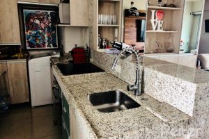 Apartamento à venda com 52m², 1 dormitório, 1 vaga, no bairro Cristal em Porto Alegre