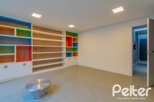 Apartamento à venda com 143m², 3 dormitórios, 1 suíte, 2 vagas, no bairro Tristeza em PORTO ALEGRE