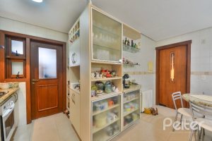 Casa em Condomínio à venda com 293m², 3 dormitórios, 1 suíte, 2 vagas, no bairro Tristeza em Porto Alegre