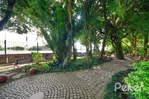 Casa em Condomínio à venda com 293m², 3 dormitórios, 1 suíte, 2 vagas, no bairro Tristeza em Porto Alegre