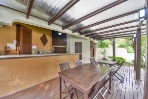 Casa em Condomínio à venda com 293m², 3 dormitórios, 1 suíte, 2 vagas, no bairro Tristeza em Porto Alegre