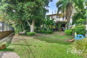 Casa em Condomínio à venda com 293m², 3 dormitórios, 1 suíte, 2 vagas, no bairro Tristeza em Porto Alegre