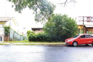 Terreno à venda, no bairro Tristeza em Porto Alegre