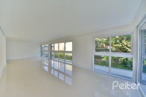 Apartamento à venda com 187m², 3 dormitórios, 3 suítes, 4 vagas, no bairro Vila Assunção em Porto Alegre
