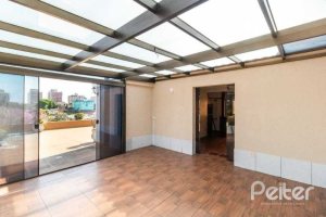 Cobertura à venda com 220m², 2 dormitórios, 1 vaga, no bairro Tristeza em Porto Alegre